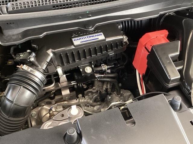 ステップワゴンスパーダ スパーダホンダセンシング　純正ナビ　フルセグ　リアカメラ　盗難防止　助手席エアバッグ　Ｗパワスラ　地デジ　ＬＥＤライト　横滑り防止システム　オートエアコン　ドライブレコーダー装着車　ＵＳＢ　ナビ＆ＴＶ　三列シート　ＥＴＣ付（25枚目）