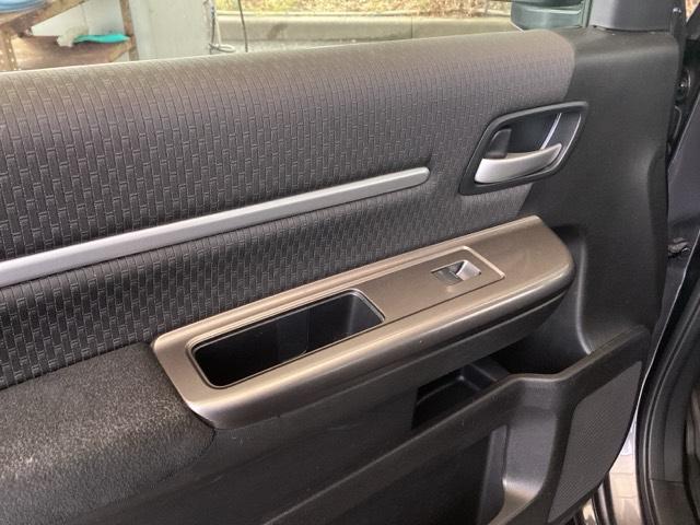 ステップワゴンスパーダ スパーダホンダセンシング　純正ナビ　フルセグ　リアカメラ　盗難防止　助手席エアバッグ　Ｗパワスラ　地デジ　ＬＥＤライト　横滑り防止システム　オートエアコン　ドライブレコーダー装着車　ＵＳＢ　ナビ＆ＴＶ　三列シート　ＥＴＣ付（39枚目）