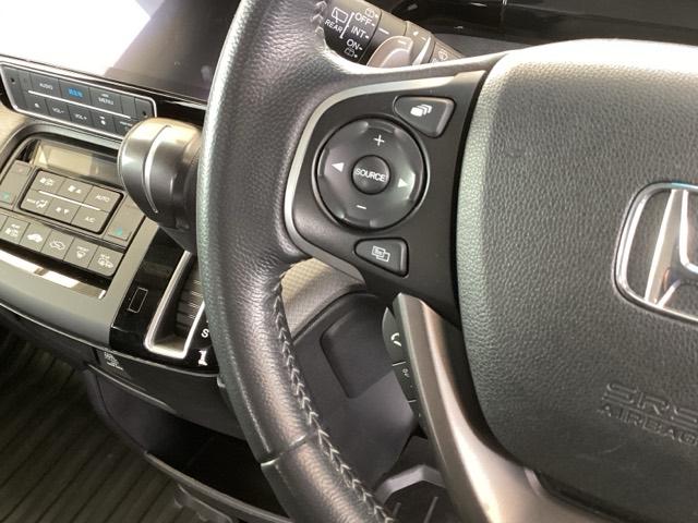 ステップワゴンスパーダ スパーダホンダセンシング　純正ナビ　フルセグ　リアカメラ　盗難防止　助手席エアバッグ　Ｗパワスラ　地デジ　ＬＥＤライト　横滑り防止システム　オートエアコン　ドライブレコーダー装着車　ＵＳＢ　ナビ＆ＴＶ　三列シート　ＥＴＣ付（44枚目）