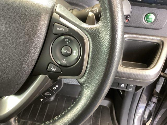 ステップワゴンスパーダ スパーダホンダセンシング　純正ナビ　フルセグ　リアカメラ　盗難防止　助手席エアバッグ　Ｗパワスラ　地デジ　ＬＥＤライト　横滑り防止システム　オートエアコン　ドライブレコーダー装着車　ＵＳＢ　ナビ＆ＴＶ　三列シート　ＥＴＣ付（45枚目）
