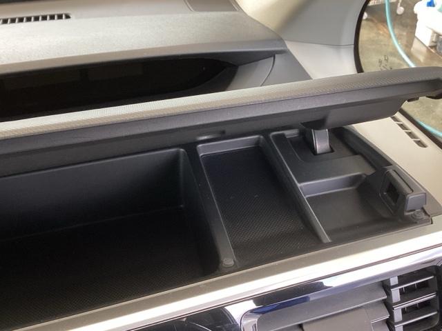 ステップワゴンスパーダ スパーダホンダセンシング　純正ナビ　フルセグ　リアカメラ　盗難防止　助手席エアバッグ　Ｗパワスラ　地デジ　ＬＥＤライト　横滑り防止システム　オートエアコン　ドライブレコーダー装着車　ＵＳＢ　ナビ＆ＴＶ　三列シート　ＥＴＣ付（47枚目）