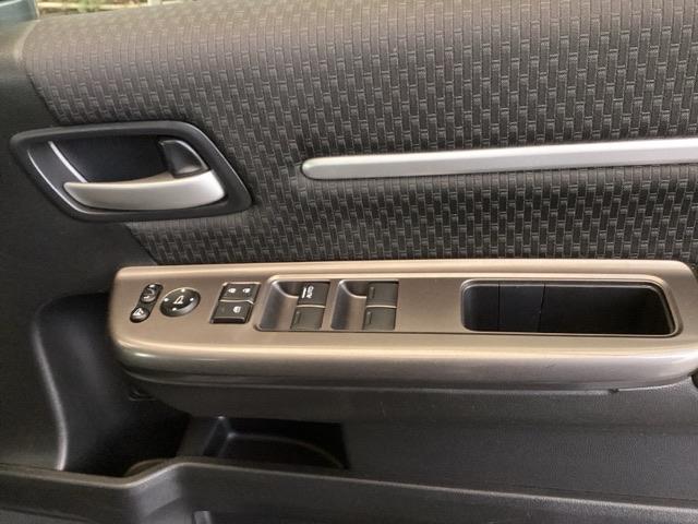 ステップワゴンスパーダ スパーダホンダセンシング　純正ナビ　フルセグ　リアカメラ　盗難防止　助手席エアバッグ　Ｗパワスラ　地デジ　ＬＥＤライト　横滑り防止システム　オートエアコン　ドライブレコーダー装着車　ＵＳＢ　ナビ＆ＴＶ　三列シート　ＥＴＣ付（50枚目）