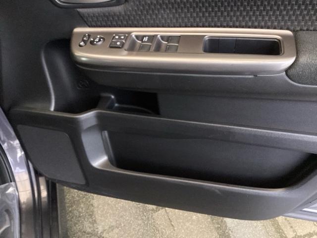 ステップワゴンスパーダ スパーダホンダセンシング　純正ナビ　フルセグ　リアカメラ　盗難防止　助手席エアバッグ　Ｗパワスラ　地デジ　ＬＥＤライト　横滑り防止システム　オートエアコン　ドライブレコーダー装着車　ＵＳＢ　ナビ＆ＴＶ　三列シート　ＥＴＣ付（51枚目）