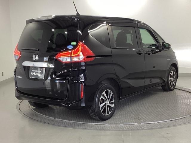 フリードハイブリッド ハイブリッド・Gホンダセンシング 純正ナビ フルセグ 4WD仕様 スマキー 衝突軽減システム イモビライザー シートH ETC車載器 クルコン VSA サイドカーテンエアバック ウォークスルー ナビTV キーフリー ABS DVD(8枚目)