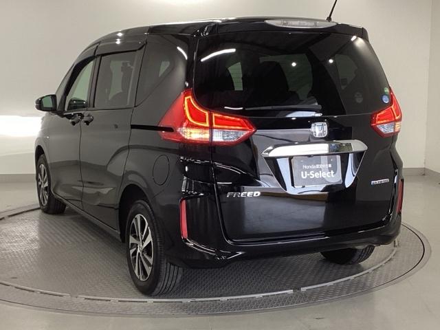 フリードハイブリッド ハイブリッド・Gホンダセンシング 純正ナビ フルセグ 4WD仕様 スマキー 衝突軽減システム イモビライザー シートH ETC車載器 クルコン VSA サイドカーテンエアバック ウォークスルー ナビTV キーフリー ABS DVD(10枚目)