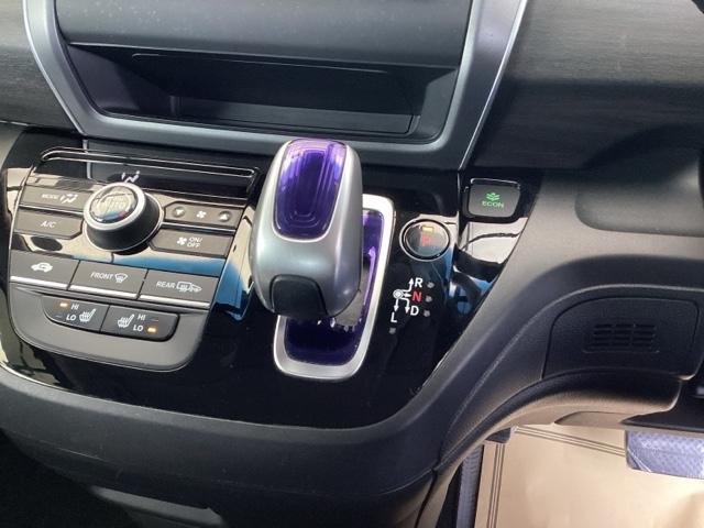 フリードハイブリッド ハイブリッド・Gホンダセンシング 純正ナビ フルセグ 4WD仕様 スマキー 衝突軽減システム イモビライザー シートH ETC車載器 クルコン VSA サイドカーテンエアバック ウォークスルー ナビTV キーフリー ABS DVD(14枚目)