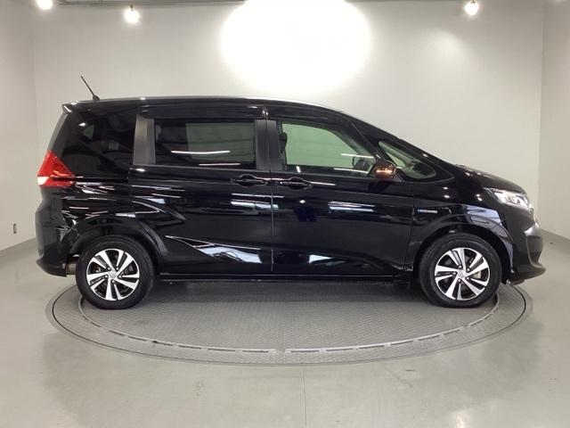 フリードハイブリッド ハイブリッド・Gホンダセンシング 純正ナビ フルセグ 4WD仕様 スマキー 衝突軽減システム イモビライザー シートH ETC車載器 クルコン VSA サイドカーテンエアバック ウォークスルー ナビTV キーフリー ABS DVD(31枚目)