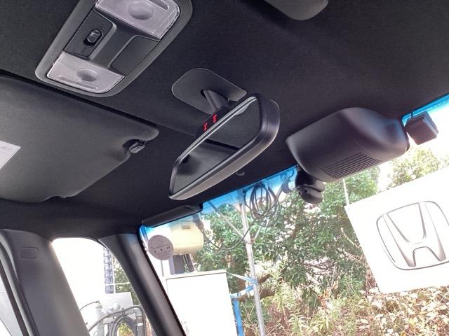 N-BOXカスタム Lターボ 純正メモリーナビ 両側電動スライドドア 地デジチューナー 衝突軽減ブレーキサポート LEDヘッドライ アイドリングS ターボエンジン PS カーテンエアバック シートヒータ エアバック USB AAC(10枚目)