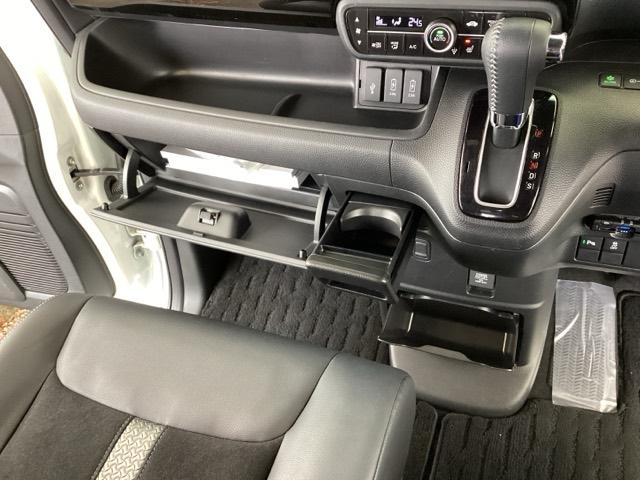 N-BOXカスタム Lターボ 純正メモリーナビ 両側電動スライドドア 地デジチューナー 衝突軽減ブレーキサポート LEDヘッドライ アイドリングS ターボエンジン PS カーテンエアバック シートヒータ エアバック USB AAC(39枚目)