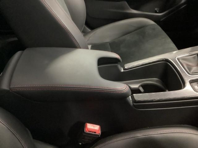 �t�����g�Z���^�[�A�[�����X�g