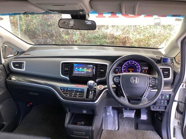 �܂Ԃ��������������炰��A�F�̃n�[�t�V�F�C�h�t�����g�E�B���h�E�����Ă��܂��B�܂��A�t���I�[�g�G�A�R���ŉ��K�ł��B