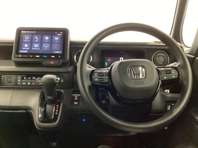 Ｎ－ＢＯＸカスタム ベースグレード　ＨｏｎｄａＣＯＮＮＥＣＴ対応純正メモリーナビ　ドラレコ　Ｗ電動ドア　ＵＳＢ接続　ＣＭＢＳ　Ｄレコ　ベンチシート　オートエアコン　スマートキ　ＬＥＤ　盗難防止装置　クルコン　ＥＴＣ　バックカメラ　ＥＳＣ（3枚目）