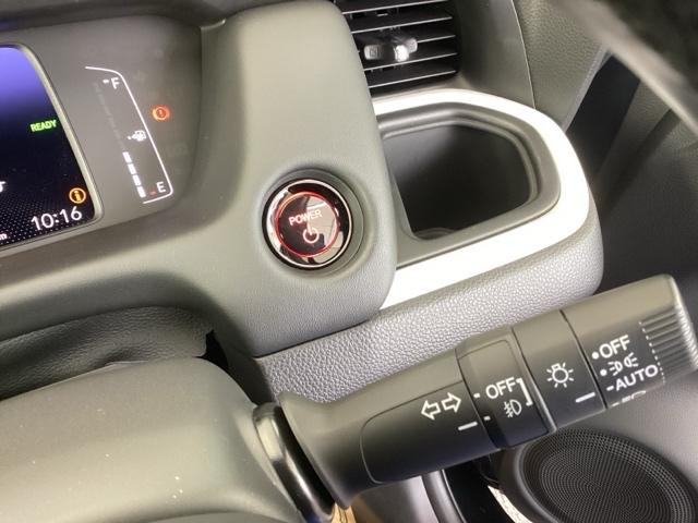 �X�}�[�g�L�[���|�P�b�g��o�b�O�ɓ��ꂽ�܂܂ŁA�L�[���������ނ��ƂȂ��{�^�������������ŃG���W�����n�����܂��B