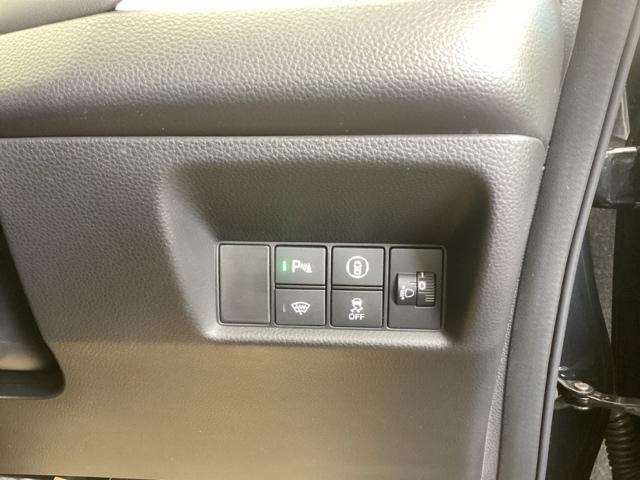 �y�p�[�L���O�Z���T�[�z���Ԃ�o�Ɏ��ɃN���}�̑O��̏�Q�����m���A���ƃf�B�X�v���C�ł��m�点���܂��B