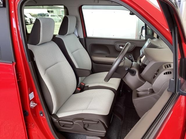 �t�����g�L�X�A�Z�p���[�g�V�[�g�̉^�]�Ȃ́A�n�C�g�A�W���X�^�[���t���Ă���̂ŁA���K�Ƀh���C�u���ł��܂��B�n���h���̓e���X�R�s�b�N�@�\�ŁA�n���h���ʒu����E���E��O�E���ɒ��߂ł��܂��B