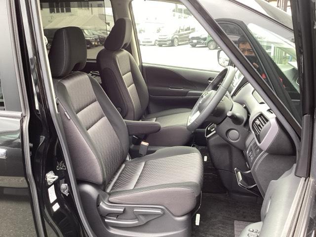 �t�����g�L�X�A�Z�p���[�g�V�[�g�̉^�]�Ȃ́A�n�C�g�A�W���X�^�[���t���Ă���̂ŁA���K�Ƀh���C�u���ł��܂��B�n���h���̓e���X�R�s�b�N�@�\�ŁA�n���h���ʒu����E���E��O�E���ɒ��߂ł��܂��B