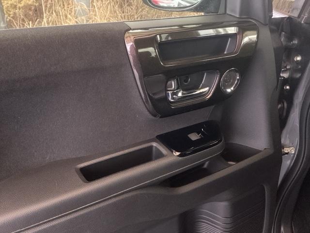 N-BOXカスタム G・Lターボホンダセンシング 純正ナビ フルセグ リアカメラ ターボ付 横滑り防止機能 ETC搭載 LEDヘットライト エアロ ABS 地デジ DVD視聴可能 ドライブレコーダ セキュリティアラーム ナビTV付 USB エアバッグ(39枚目)