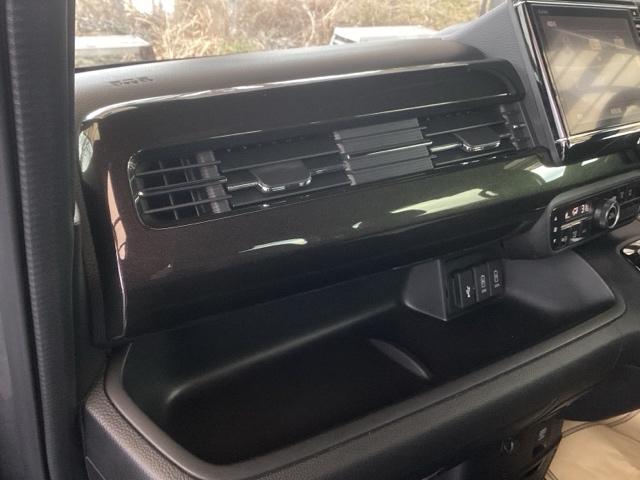 N-BOXカスタム G・Lターボホンダセンシング 純正ナビ フルセグ リアカメラ ターボ付 横滑り防止機能 ETC搭載 LEDヘットライト エアロ ABS 地デジ DVD視聴可能 ドライブレコーダ セキュリティアラーム ナビTV付 USB エアバッグ(42枚目)