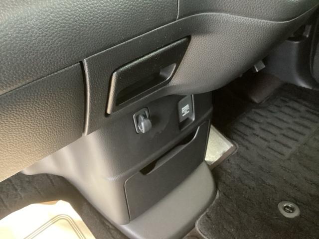 N-BOXカスタム G・Lターボホンダセンシング 純正ナビ フルセグ リアカメラ ターボ付 横滑り防止機能 ETC搭載 LEDヘットライト エアロ ABS 地デジ DVD視聴可能 ドライブレコーダ セキュリティアラーム ナビTV付 USB エアバッグ(43枚目)