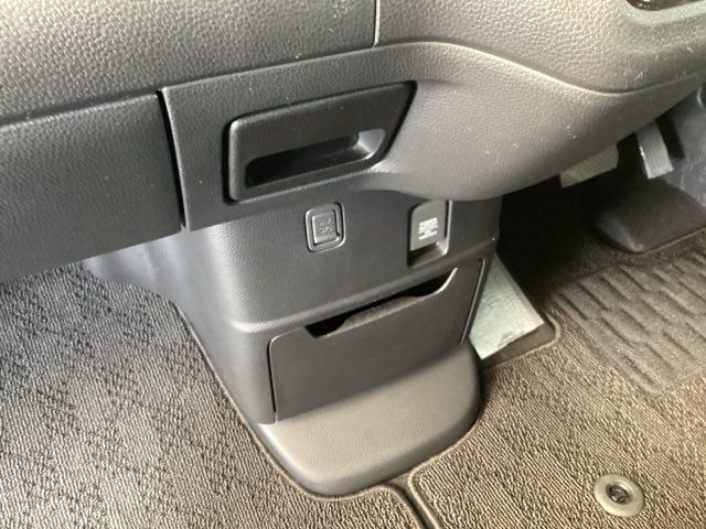 N-BOXカスタム L 純正ナビ フルセグ リアカメラ 両席エアバック 左右電動スライドドア Bモニタ ブレーキサポート セキュリティー LEDランプ キーレスエントリー SRS 横滑り防止機能 DVD再生機能 スマートキ(41枚目)