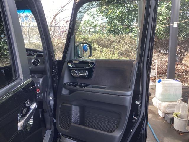 N-BOXカスタム L 純正ナビ フルセグ リアカメラ 両席エアバック 左右電動スライドドア Bモニタ ブレーキサポート セキュリティー LEDランプ キーレスエントリー SRS 横滑り防止機能 DVD再生機能 スマートキ(46枚目)