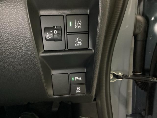 �y�p�[�L���O�Z���T�[�z���Ԃ�o�Ɏ��ɃN���}�̑O��̏�Q�����m���A���ƃf�B�X�v���C�ł��m�点���܂��B