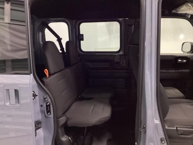 ��Ԑl����ו��̗ʁA�ԓ��ł̉߂������ɍ��킹�āA�V�[�g�̃��C�A�E�g��ύX�ł��܂��B