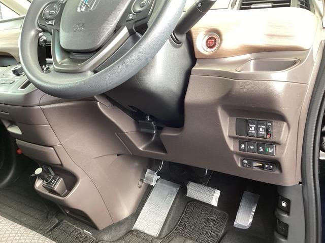 フリード G・ホンダセンシング メモリーナビ 両側電動スライドドア スマートキーPスタート USB入力 盗難防止システム 横滑防止装置 LEDランプ ナビTV 記録簿 リアカメ クルコン パワーウインド ウォークスルー エアバック(15枚目)