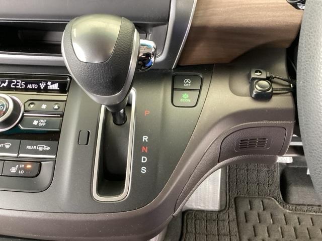 フリード G・ホンダセンシング メモリーナビ 両側電動スライドドア スマートキーPスタート USB入力 盗難防止システム 横滑防止装置 LEDランプ ナビTV 記録簿 リアカメ クルコン パワーウインド ウォークスルー エアバック(39枚目)