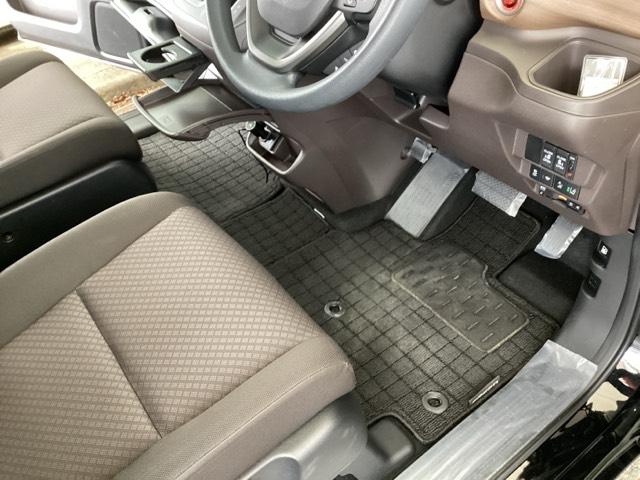 フリード G・ホンダセンシング メモリーナビ 両側電動スライドドア スマートキーPスタート USB入力 盗難防止システム 横滑防止装置 LEDランプ ナビTV 記録簿 リアカメ クルコン パワーウインド ウォークスルー エアバック(52枚目)