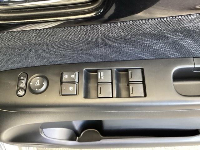 Ｎ－ＢＯＸカスタム Ｇ・Ｌパッケージ　ナビ　Ｒカメラ　ＣＤ　ＤＶＤ　フルセグＴＶ　助手席エアバック　記録簿付き　スマートキープッシュスタート　運転席エアバッグ　パワーステアリング　ＶＳＣ　両側スライド片側電動ドア　ＥＴＣ車載器　エアコン（45枚目）