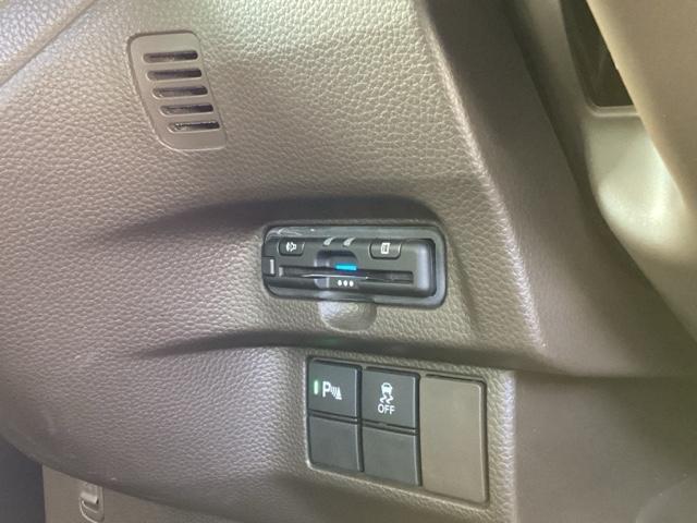 Ｎ－ＢＯＸ Ｌ　ナビ　Ｒカメラ　ブルートゥース　フルセグＴＶ　Ｗ電動スライド　バックセンサー　Ｗエアバッグ　前席シートヒーター　ＵＳＢ接続　記録簿付　ＬＥＤ　リモコンキー　Ｂカメラ　カーテンエアバック　ＥＴＣ　イモビ（13枚目）