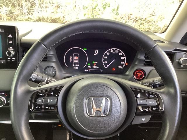 ヴェゼル ｅ：ＨＥＶＺ　メモリーナビ　ドラレコ　ＥＴＣ　リアカメラ　パワーＲゲート　盗難防止　スマートキ－　オートライト　キーフリーシステム　ＵＳＢポート　ＶＳＡ　バックカメラ付　ＡＡＣ　ソナー　ナビＴＶ　サイドエアバッグ（3枚目）