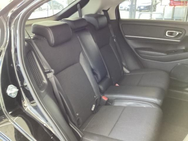 ヴェゼル ｅ：ＨＥＶＺ　メモリーナビ　ドラレコ　ＥＴＣ　リアカメラ　パワーＲゲート　盗難防止　スマートキ－　オートライト　キーフリーシステム　ＵＳＢポート　ＶＳＡ　バックカメラ付　ＡＡＣ　ソナー　ナビＴＶ　サイドエアバッグ（25枚目）