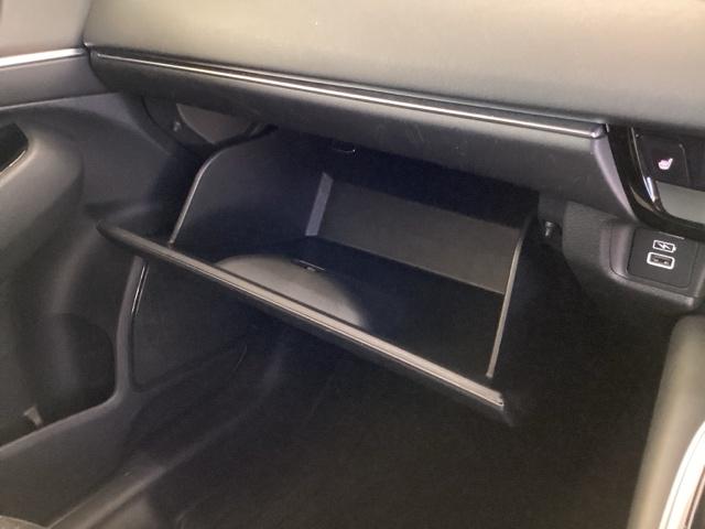 ヴェゼル ｅ：ＨＥＶＺ　メモリーナビ　ドラレコ　ＥＴＣ　リアカメラ　パワーＲゲート　盗難防止　スマートキ－　オートライト　キーフリーシステム　ＵＳＢポート　ＶＳＡ　バックカメラ付　ＡＡＣ　ソナー　ナビＴＶ　サイドエアバッグ（33枚目）