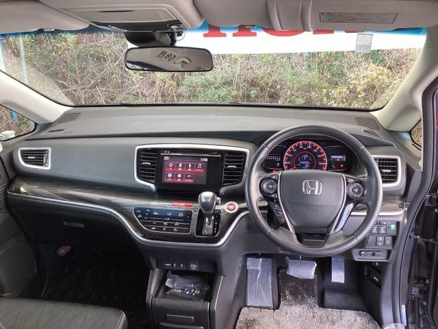 �܂Ԃ��������������炰��A�F�̃n�[�t�V�F�C�h�t�����g�E�B���h�E�����Ă��܂��B�܂��A�t���I�[�g�G�A�R���ŉ��K�ł��B