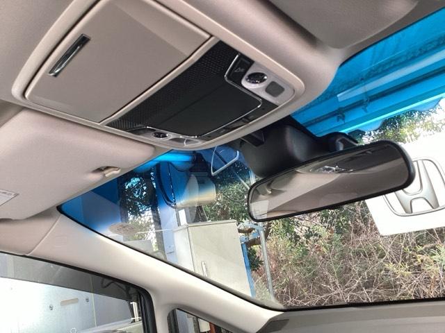 ���[���~���[�̑O�ɃV�e�B�u���[�L�A�N�e�B�u�V�X�e���i�ᑬ��Փˌy���u���[�L�A�딭�i�}���@�\�j�̃Z���T�[���A�s���[�ɂ̓T�C�h�J�[�e���G�A�o�b�O���t�������񂵂�p�b�P�[�W�ł��B