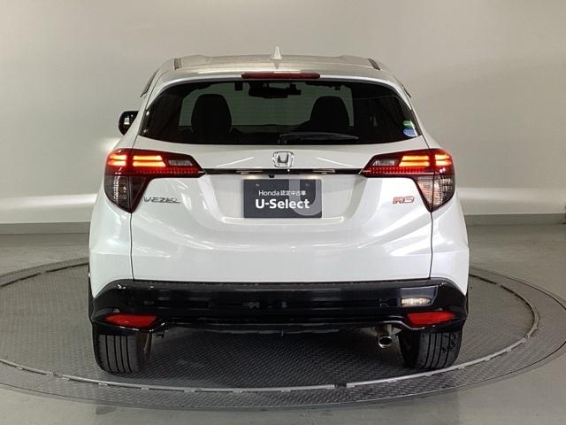 ヴェゼル ＲＳ・ホンダセンシング　純正メモリーナビ　ドラレコ　リアカメラ　誤発進抑制機能　イモビ　スマキー　地デジＴＶ　バックモニター　サイドＳＲＳ　Ｗエアバッグ　オートクルーズコントロール　シートヒータ　ＬＥＤライト　ナビ＆ＴＶ（9枚目）