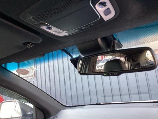 ヴェゼル ＲＳ・ホンダセンシング　純正メモリーナビ　ドラレコ　リアカメラ　誤発進抑制機能　イモビ　スマキー　地デジＴＶ　バックモニター　サイドＳＲＳ　Ｗエアバッグ　オートクルーズコントロール　シートヒータ　ＬＥＤライト　ナビ＆ＴＶ（10枚目）