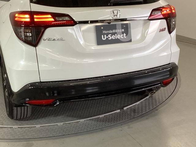 ヴェゼル ＲＳ・ホンダセンシング　純正メモリーナビ　ドラレコ　リアカメラ　誤発進抑制機能　イモビ　スマキー　地デジＴＶ　バックモニター　サイドＳＲＳ　Ｗエアバッグ　オートクルーズコントロール　シートヒータ　ＬＥＤライト　ナビ＆ＴＶ（30枚目）