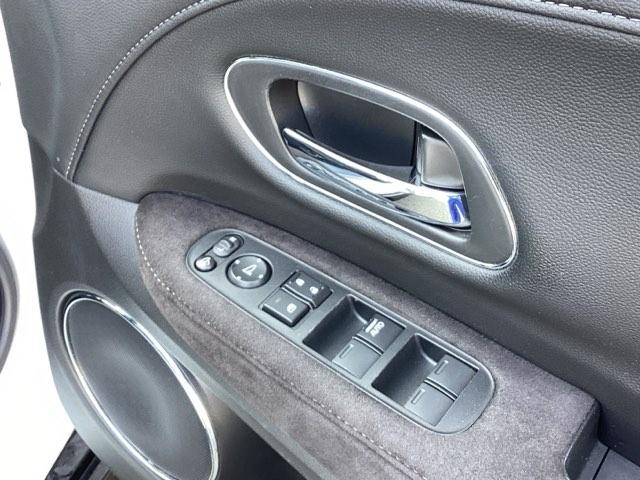 ヴェゼル ＲＳ・ホンダセンシング　純正メモリーナビ　ドラレコ　リアカメラ　誤発進抑制機能　イモビ　スマキー　地デジＴＶ　バックモニター　サイドＳＲＳ　Ｗエアバッグ　オートクルーズコントロール　シートヒータ　ＬＥＤライト　ナビ＆ＴＶ（51枚目）