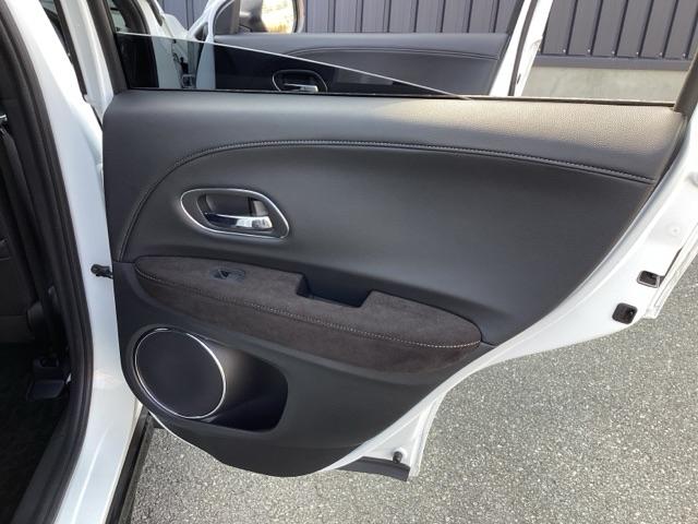 ヴェゼル ＲＳ・ホンダセンシング　純正メモリーナビ　ドラレコ　リアカメラ　誤発進抑制機能　イモビ　スマキー　地デジＴＶ　バックモニター　サイドＳＲＳ　Ｗエアバッグ　オートクルーズコントロール　シートヒータ　ＬＥＤライト　ナビ＆ＴＶ（62枚目）