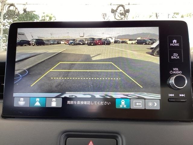 ヴェゼル ｅ：ＨＥＶＺ　ナビ　Ｒカメラ　ブルートゥース　フルセグＴＶ　Ｓヒータ　定期点検記録簿　電動テールゲート　サイドエアバッグ　後カメラ　前後障害物センサー　横滑防止装置　エアコン　ＬＥＤヘットライト　パワステ　ＡＢＳ（12枚目）