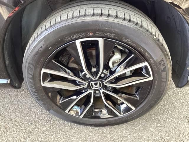 ヴェゼル ｅ：ＨＥＶＺ　ナビ　Ｒカメラ　ブルートゥース　フルセグＴＶ　Ｓヒータ　定期点検記録簿　電動テールゲート　サイドエアバッグ　後カメラ　前後障害物センサー　横滑防止装置　エアコン　ＬＥＤヘットライト　パワステ　ＡＢＳ（30枚目）