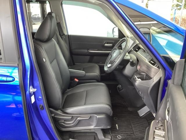 �t�����g�L�X�A�Z�p���[�g�V�[�g�̉^�]�Ȃ́A�n�C�g�A�W���X�^�[���t���Ă���̂ŁA���K�Ƀh���C�u���ł��܂��B�n���h���̓e���X�R�s�b�N�@�\�ŁA�n���h���ʒu����E���E��O�E���ɒ��߂ł��܂��B