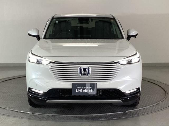 ヴェゼル ｅ：ＨＥＶＺ　純正メモリーナビ　ドラレコ　リアカメラ　Ｓヒータ　地デジフルセグＴＶ　定期点検記録簿　電動テールゲート　サイドエアバッグ　後カメラ　前後障害物センサー　横滑防止装置　エアコン　ＬＥＤヘットライト（6枚目）