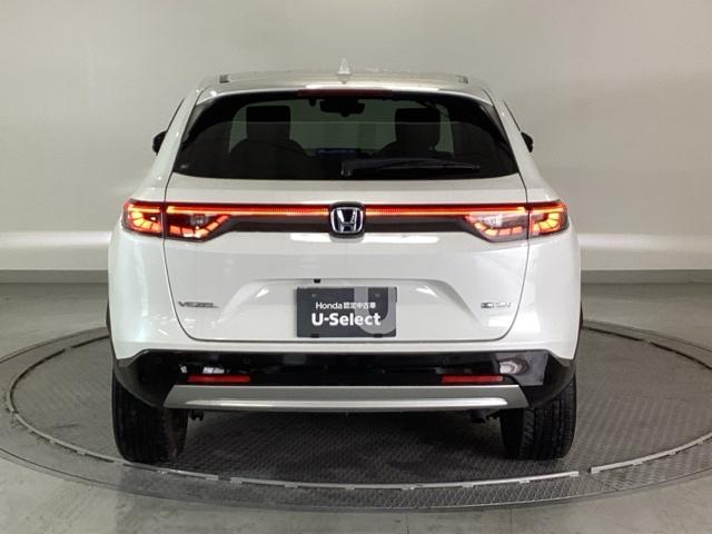 ヴェゼル ｅ：ＨＥＶＺ　純正メモリーナビ　ドラレコ　リアカメラ　Ｓヒータ　地デジフルセグＴＶ　定期点検記録簿　電動テールゲート　サイドエアバッグ　後カメラ　前後障害物センサー　横滑防止装置　エアコン　ＬＥＤヘットライト（9枚目）