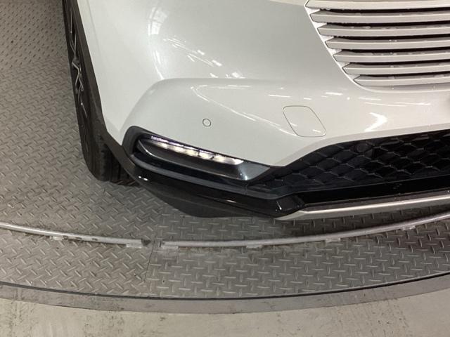 ヴェゼル ｅ：ＨＥＶＺ　純正メモリーナビ　ドラレコ　リアカメラ　Ｓヒータ　地デジフルセグＴＶ　定期点検記録簿　電動テールゲート　サイドエアバッグ　後カメラ　前後障害物センサー　横滑防止装置　エアコン　ＬＥＤヘットライト（24枚目）