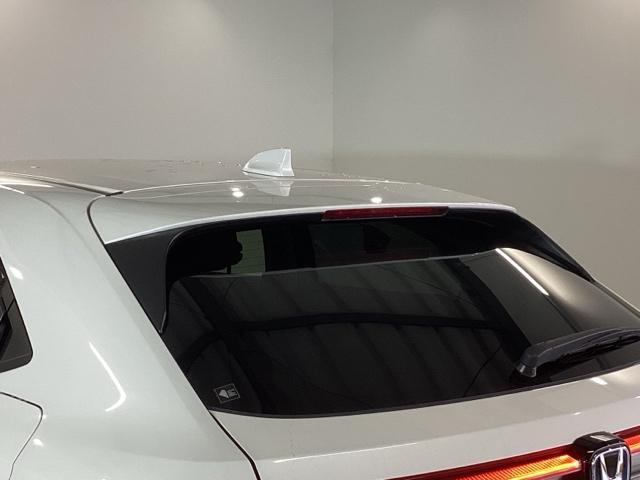 ヴェゼル ｅ：ＨＥＶＺ　純正メモリーナビ　ドラレコ　リアカメラ　Ｓヒータ　地デジフルセグＴＶ　定期点検記録簿　電動テールゲート　サイドエアバッグ　後カメラ　前後障害物センサー　横滑防止装置　エアコン　ＬＥＤヘットライト（29枚目）