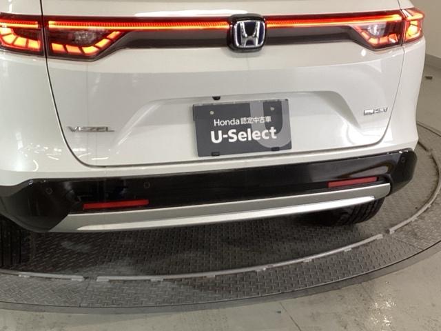 ヴェゼル ｅ：ＨＥＶＺ　純正メモリーナビ　ドラレコ　リアカメラ　Ｓヒータ　地デジフルセグＴＶ　定期点検記録簿　電動テールゲート　サイドエアバッグ　後カメラ　前後障害物センサー　横滑防止装置　エアコン　ＬＥＤヘットライト（30枚目）